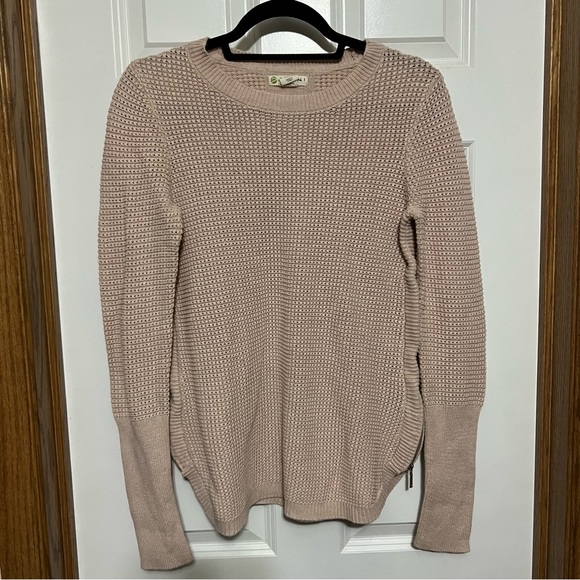 Dakini Long Sleeve Crochet Knit Tunic Sweater with Zippers Size Med Pink - Picture 2 of 6